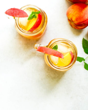Peach Iced Tea Overhead in Mason Jars