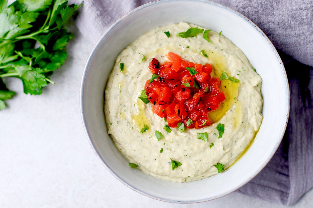 Roasted Garlic White Bean Dip