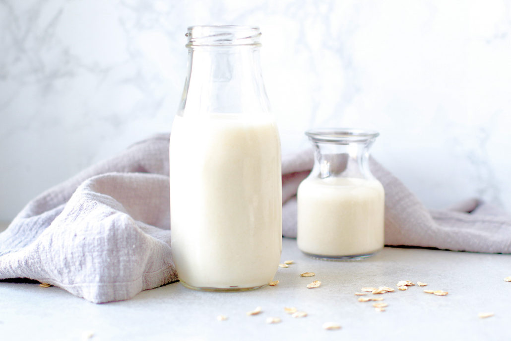How to Make Oat Milk in Carafe Horizontal