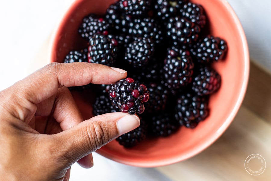 bowl of blackberries