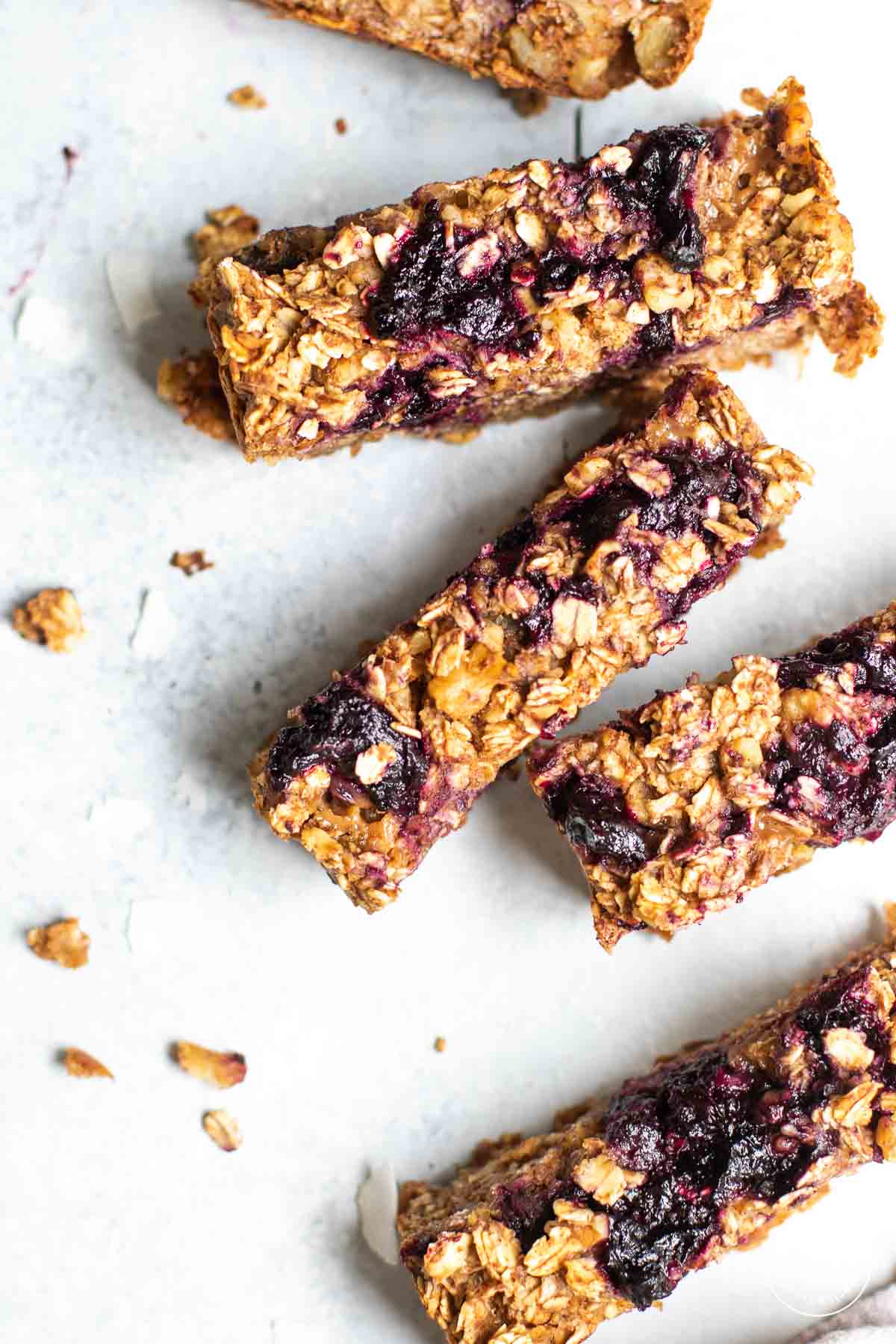 Berry Oat bars with crumbs