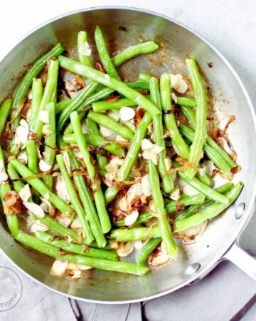 Green beans in saute pan.
